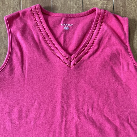 ❤️🔥5/20$ ALLISON DALEY💫 Women’s Pink Detailed V-Neck Sleeve-less Casual Tank - Picture 5 of 7
